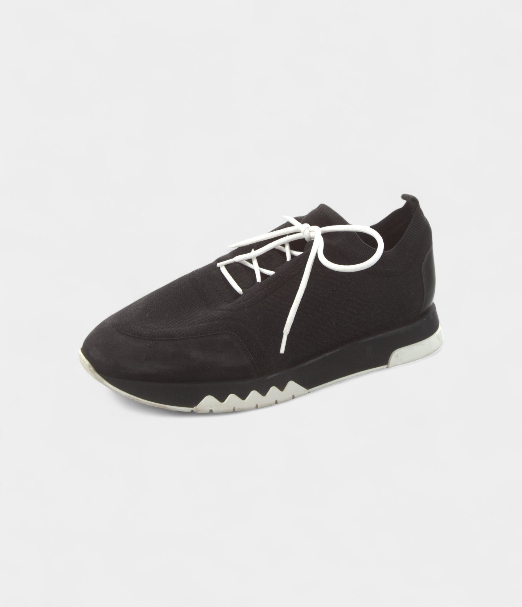 HMMen's Addict Athletic Sneakers Driven Style With Luxurious Craftsmanship