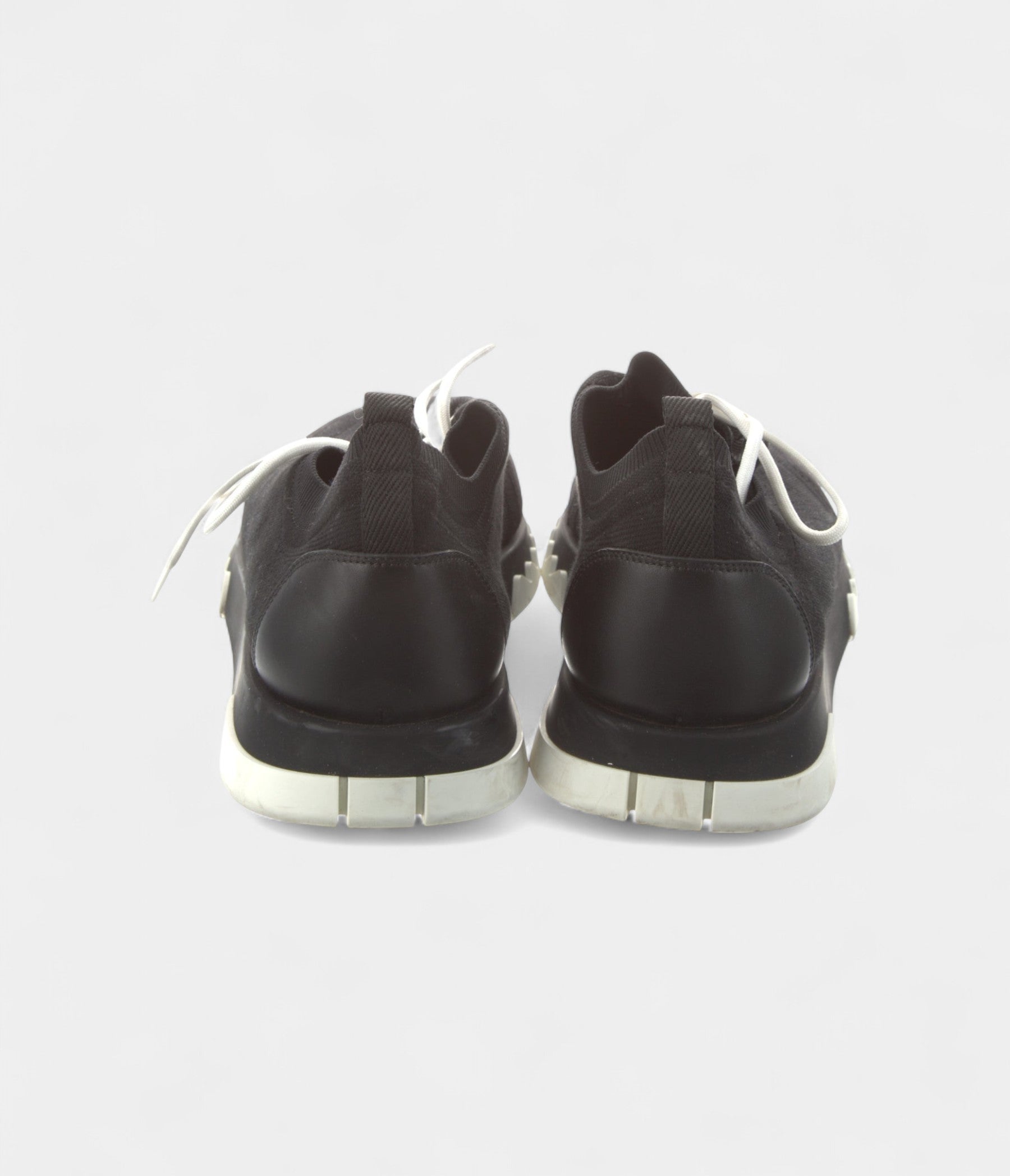 HMMen's Addict Athletic Sneakers Driven Style With Luxurious Craftsmanship