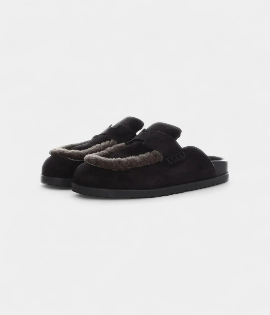 HMMules & Clogs: Quiet Luxury, Effortless Style