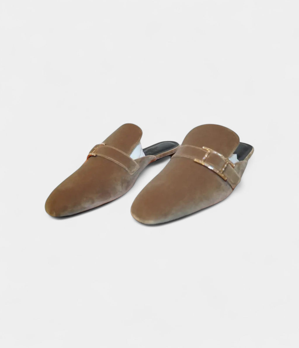 HMMules & Clogs The Perfect Blend of Comfort and Elegance