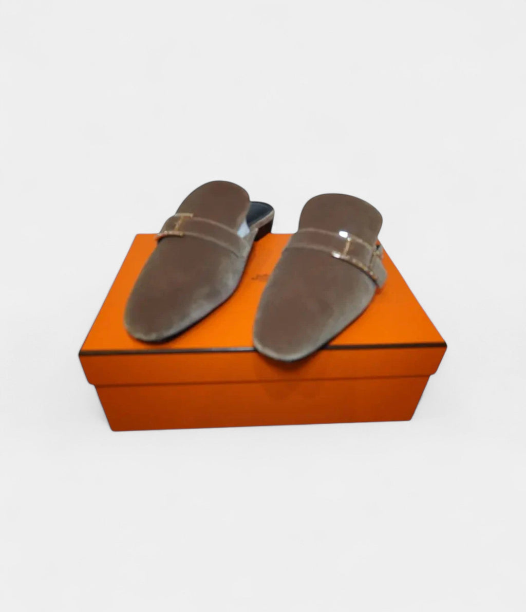 HMMules & Clogs The Perfect Blend of Comfort and Elegance