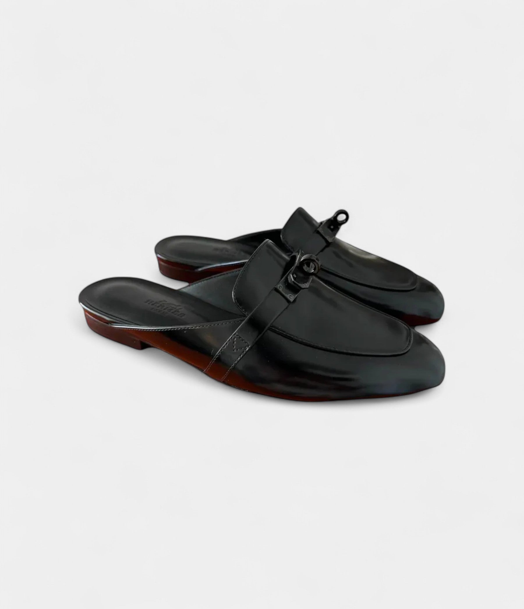 HMOz Leather Mules & Clogs Effortless Luxury, Iconic Style