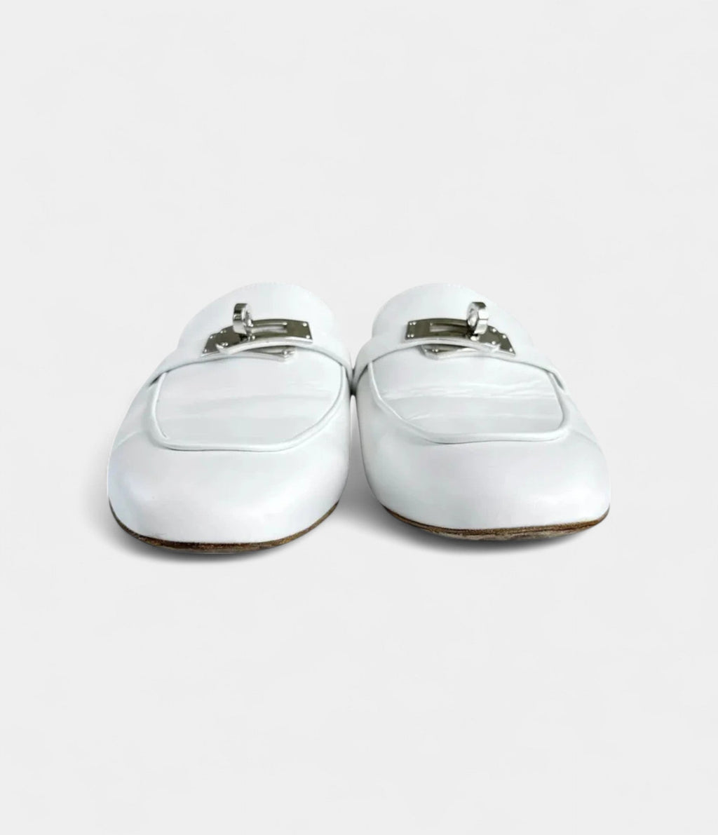 HMOz Leather Mules & Clogs Iconic Elegance with a Contemporary Edge