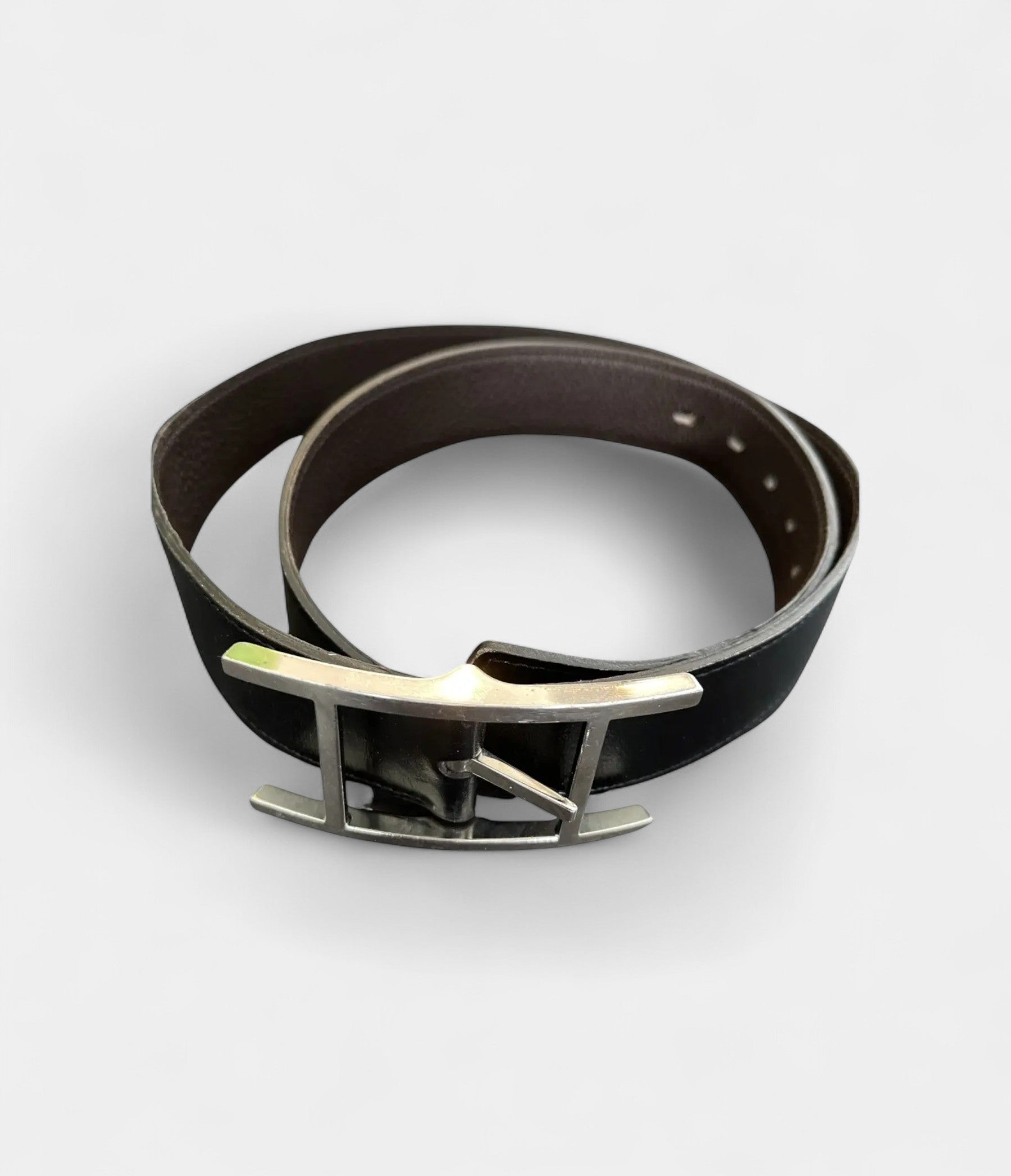 HMQuentin Leather Belt Modern Elegance, Subtle Signature