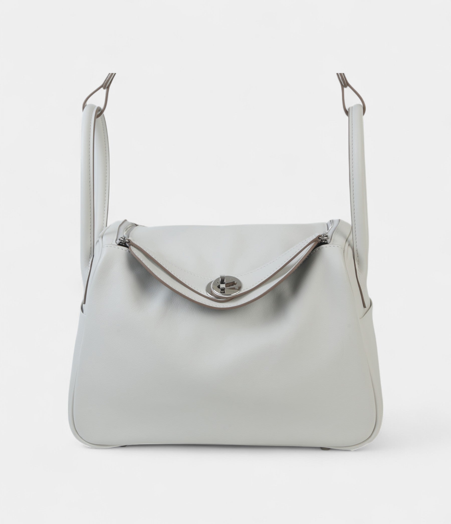 HMVerso Lindy 26 in Gris Pale Swift Leather With Palladium Hardware