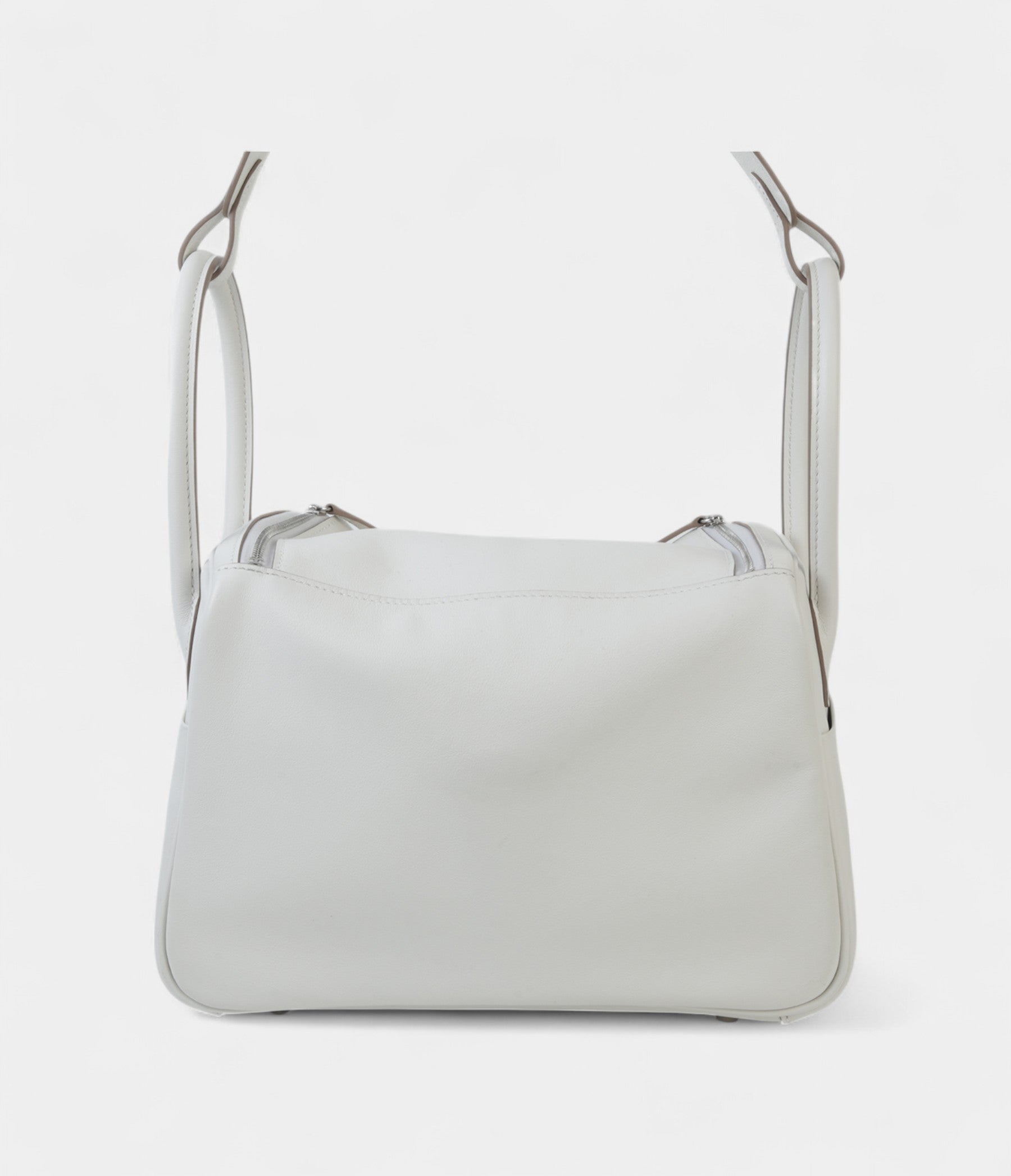 HMVerso Lindy 26 in Gris Pale Swift Leather With Palladium Hardware