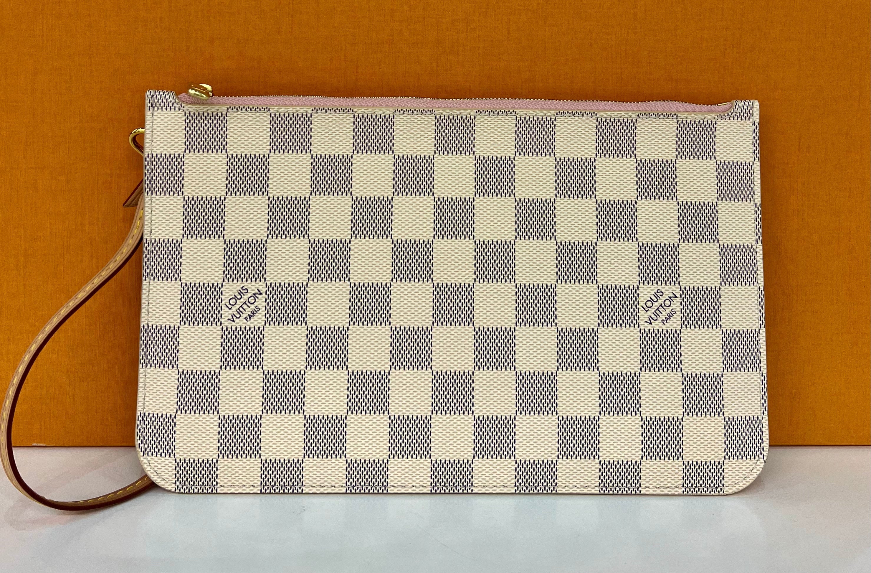 Azur Wristlet
