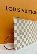 Azur Wristlet
