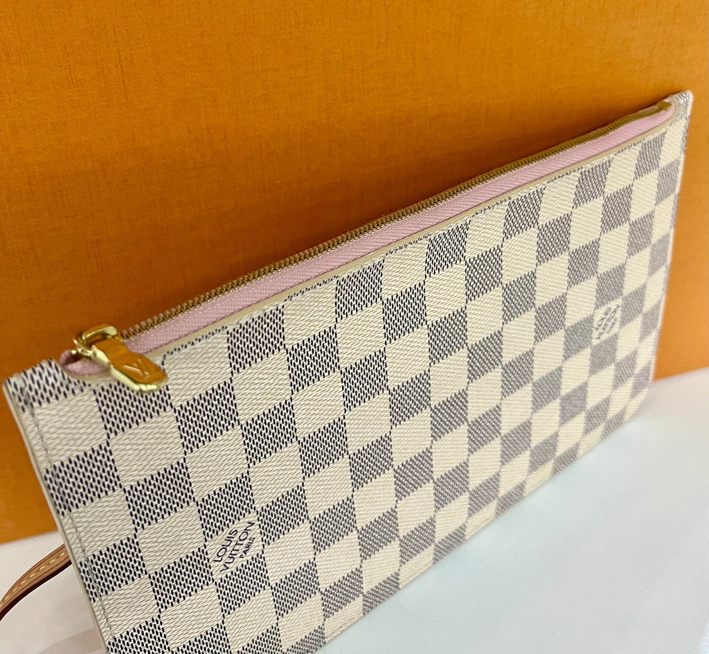 Azur Wristlet