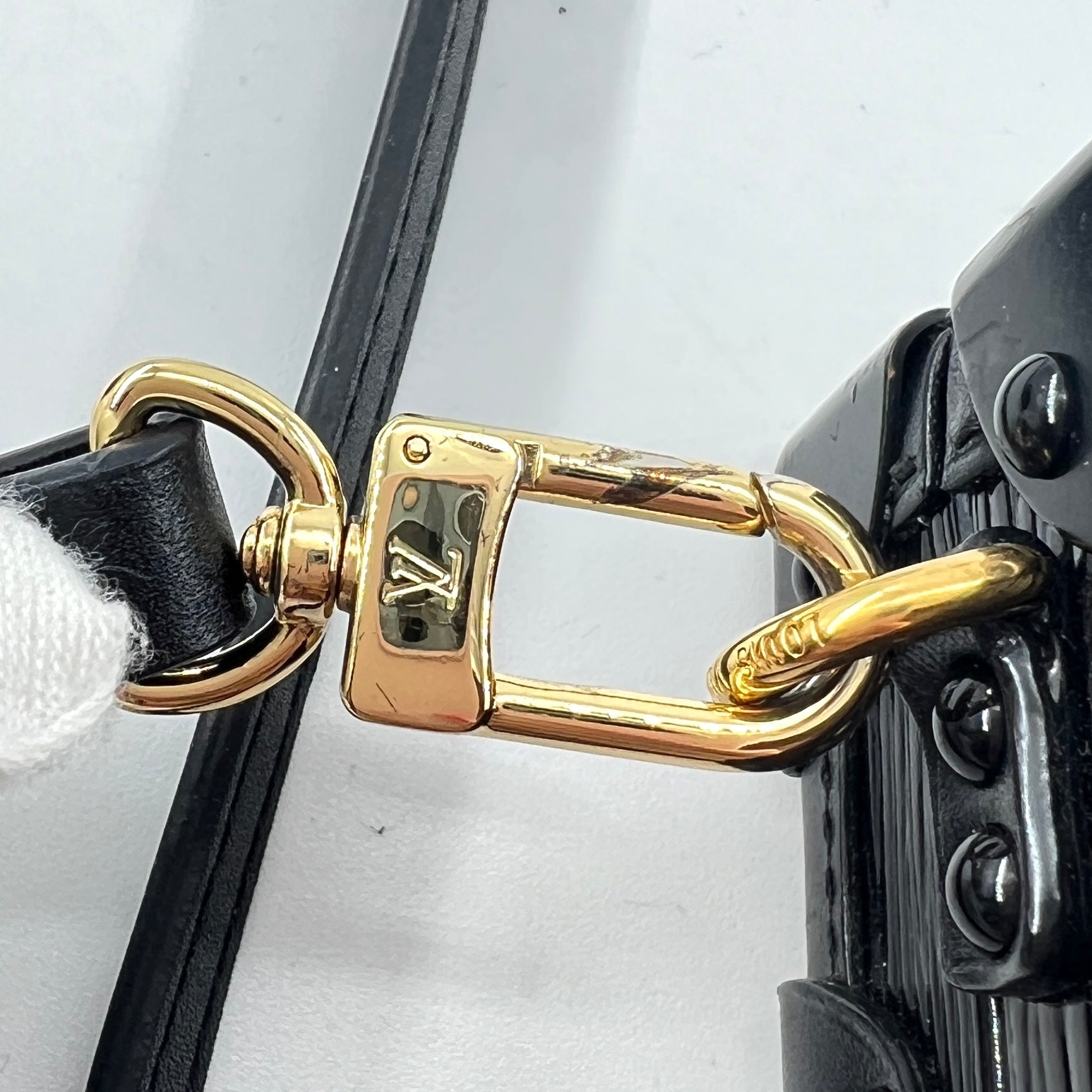 LO-LV bags 7077