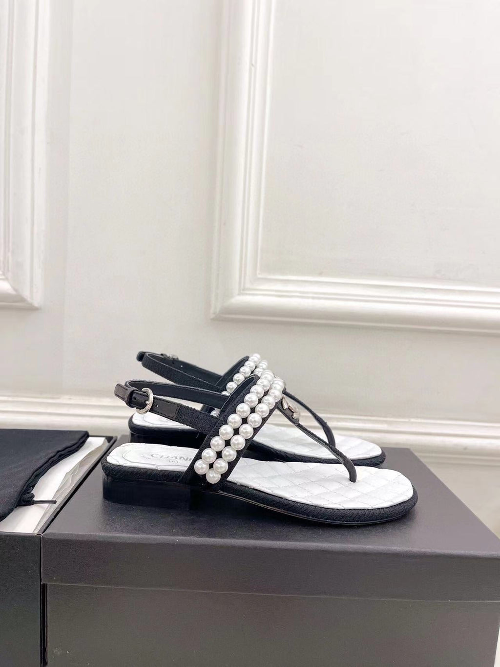 SLINGBACKS WHITE/Black LAMBS With PEARL