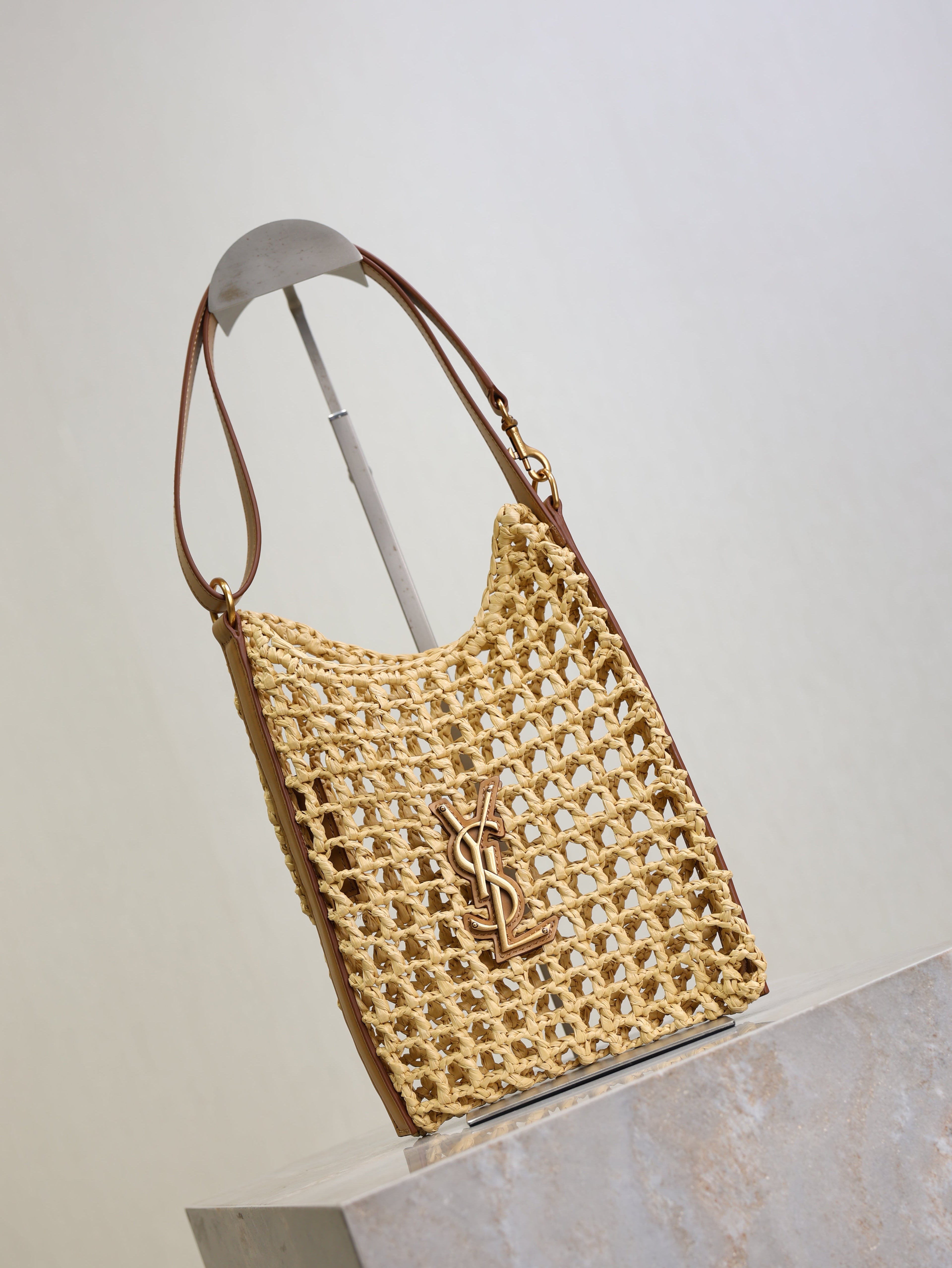 OXALIS 25  IN RAFFIA CROCHET AND LEATHER  BROWN