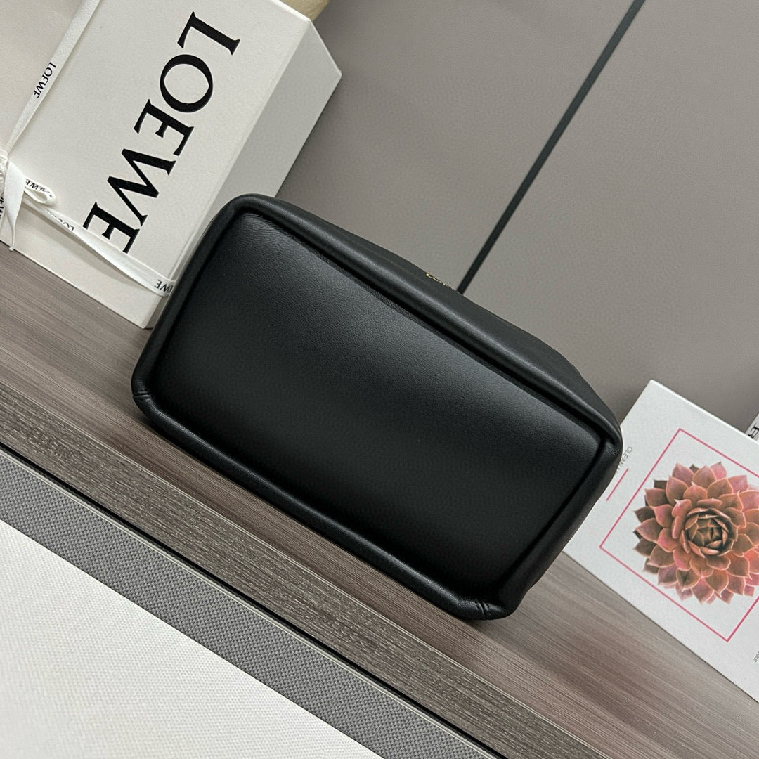 Loew Squeeze Hobo Bag 24cm Black Lambskin Ghw