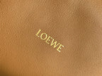 LOE MEDIUM 30 FLAMENCO KNOT IN BEIGE LAMBSKIN