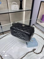 VANITY 17 TOP HANDLE IN BLACK QUILTED LAMBSKIN GOLD HARDWARE