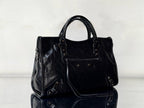 MEDIUM 39 LE CITY BAG IN BLACK LEATHER