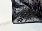 MEDIUM 39 LE CITY BAG IN BLACK LEATHER