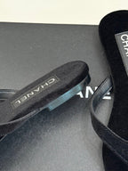 THONG SANDALS IN BLACK VELVET EMBOSSED CRYSTAL