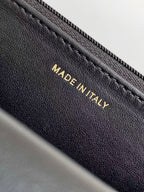 CC FLAP BAG 19 IN BLACK CALFSKIN GOLD HARDWARE