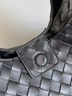 BOTTEGA VENETA  SHOULDER BAG 33 IN BLACK CALFSKIN