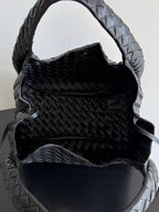 BOTTEGA VENETA  SHOULDER BAG 33 IN BLACK CALFSKIN