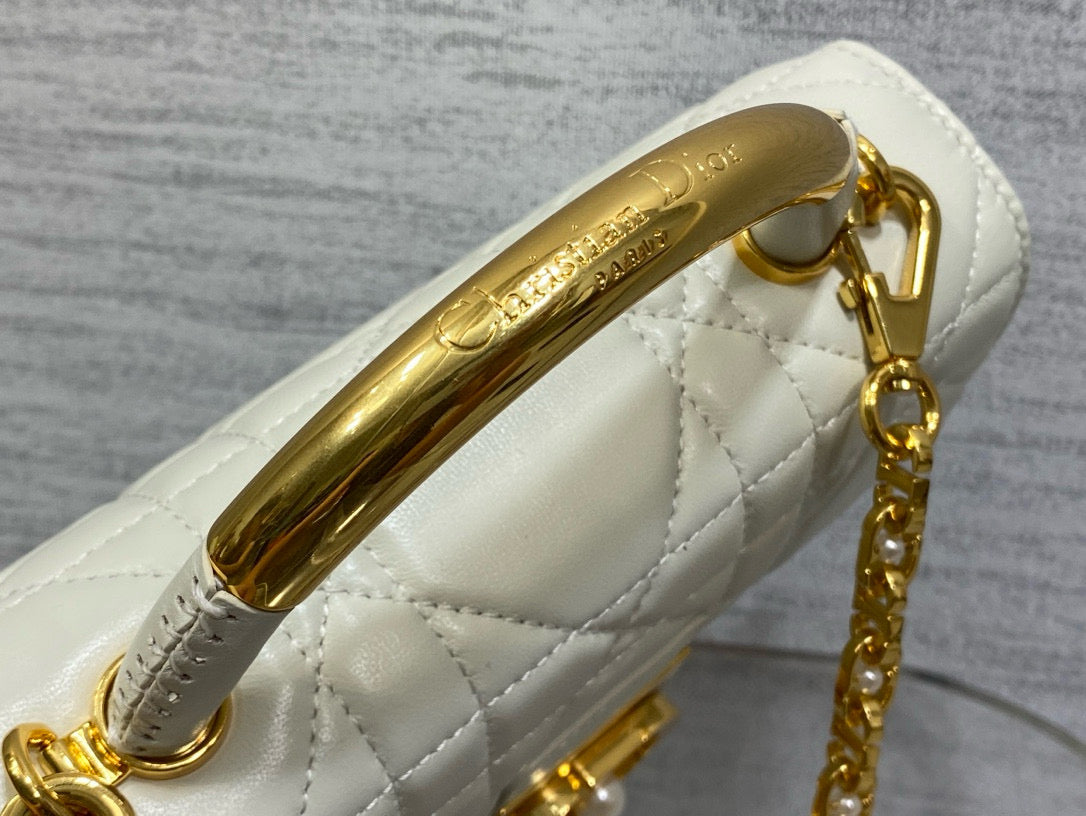 CD Macrocannage Ange Shoulder Bag 20 White Calfskin