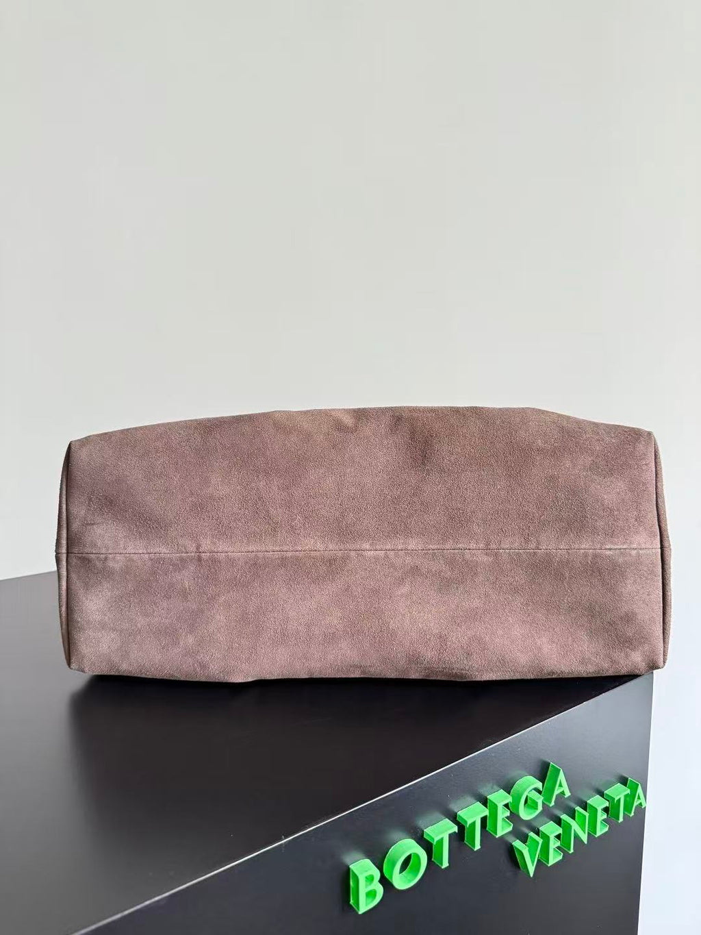 BV Reversible Tote Bag 43cm Intreccio Pistachio Green Chocolate Calfskin Suede