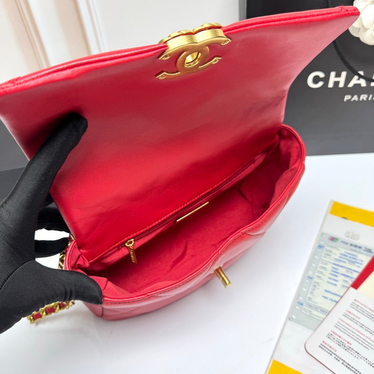 19 FLAP BAG 26 CHERRY RED LAMBSKIN