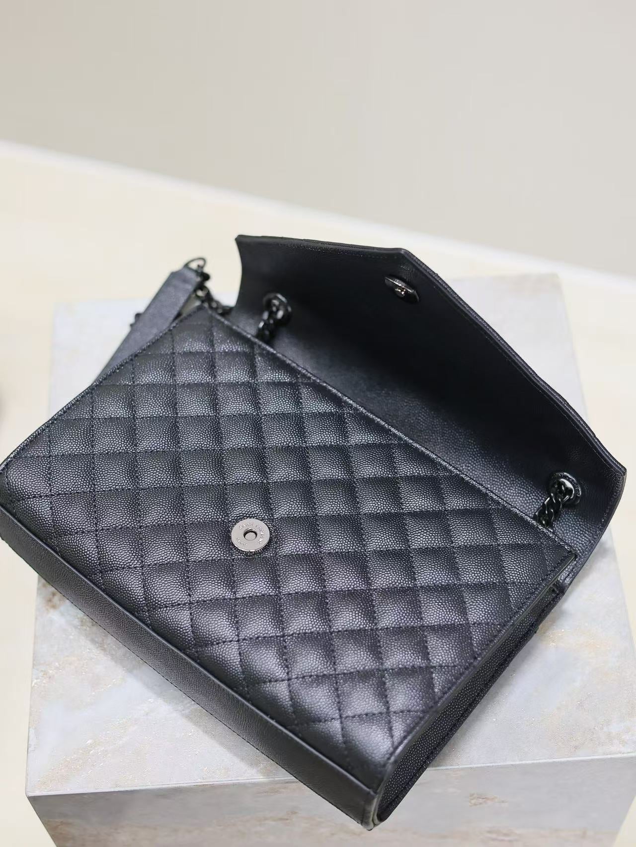 YSL Envelope Chain Large Bag 24cm Black Cowhide