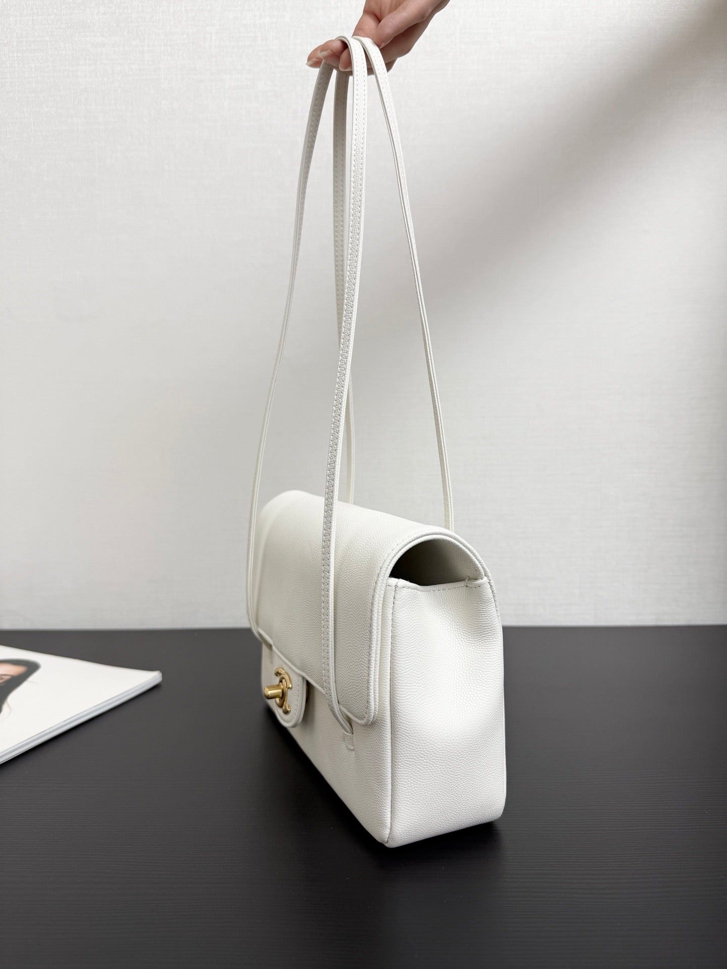 Chanel 26 Shoulder Bag 22cm White Caviar Leather
