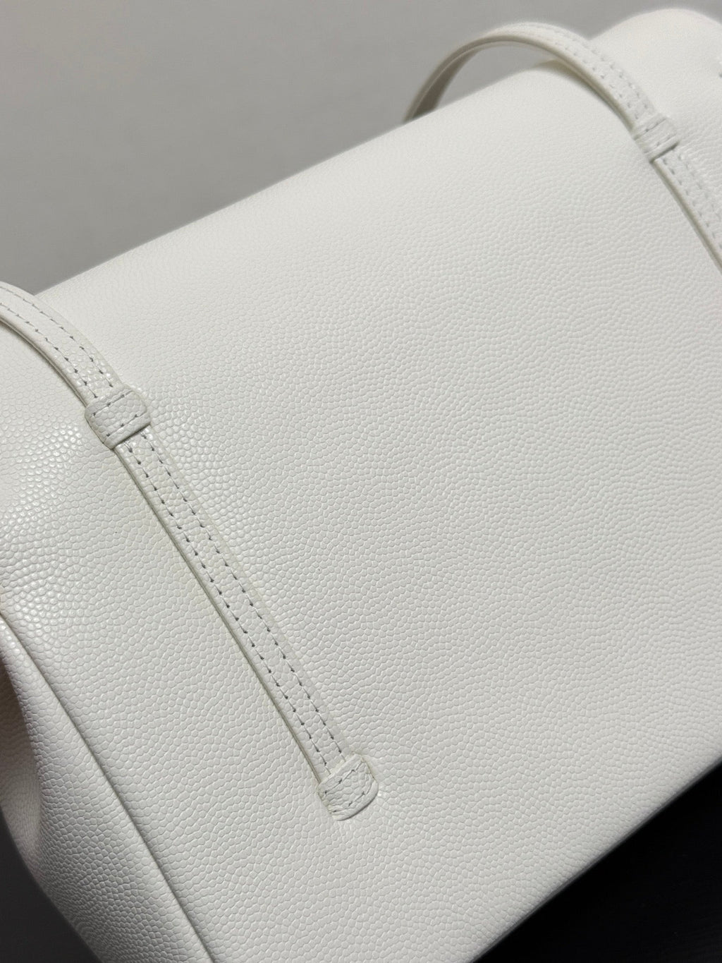 Chanel 26 Shoulder Bag 22cm White Caviar Leather