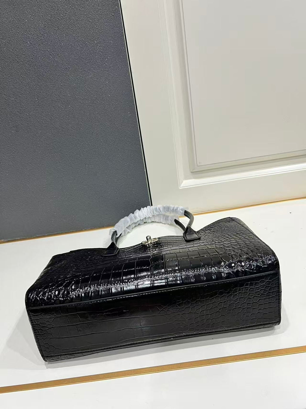 CC 2026 Small Shopping Bag 39cm Black Crocodile Embossed Calfskin