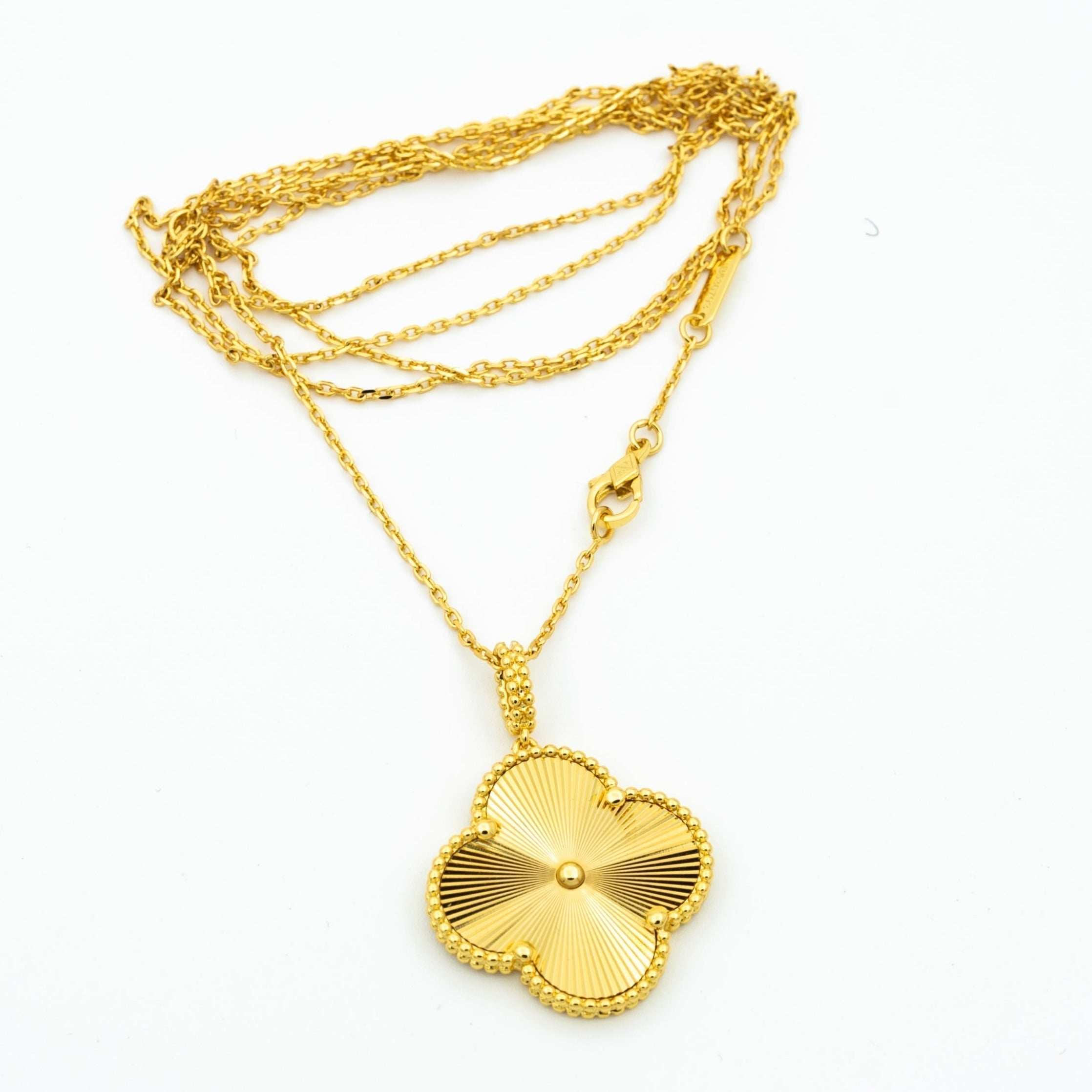 CLOVER PEDANT NECKLACE GOLD