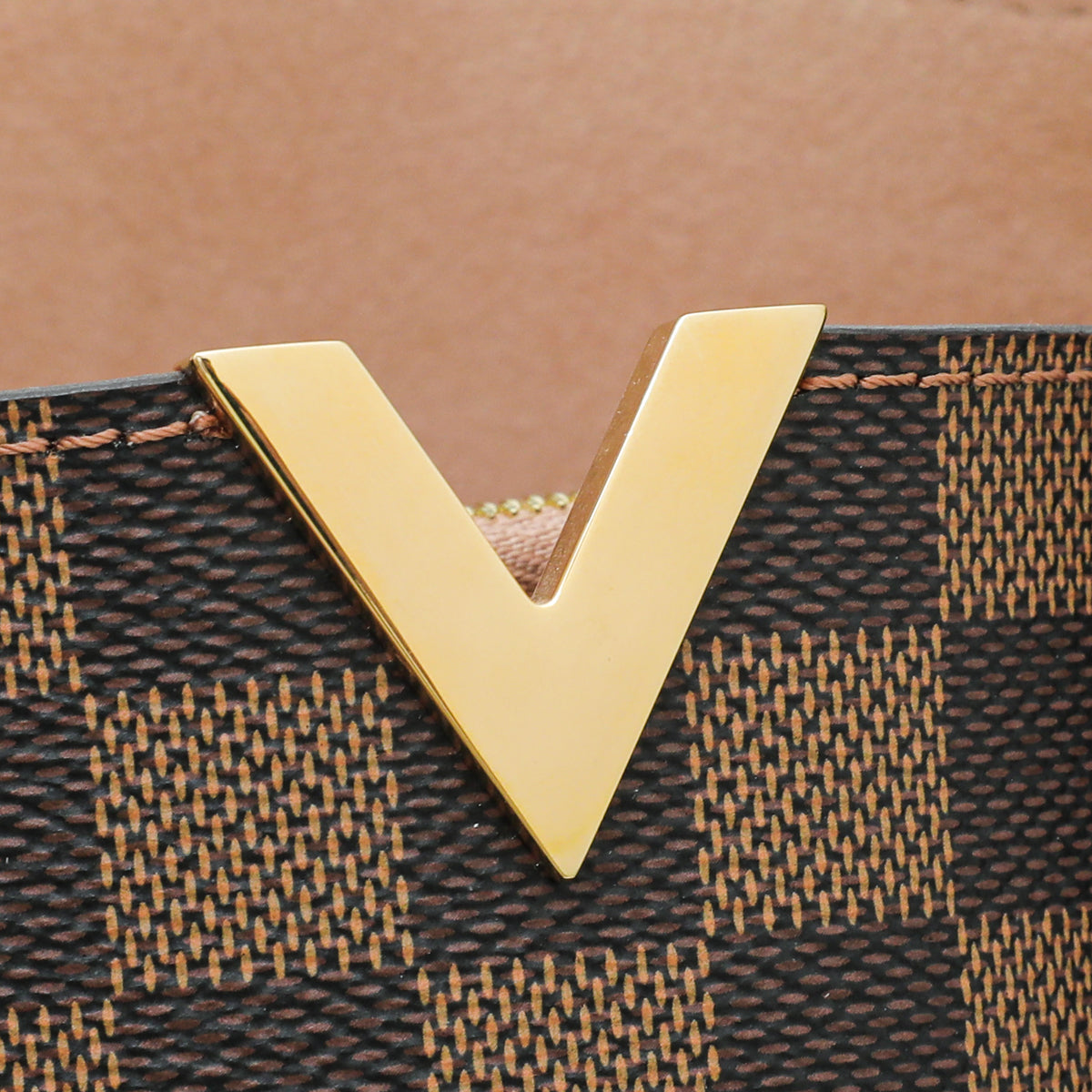 LO-LV bags 2211