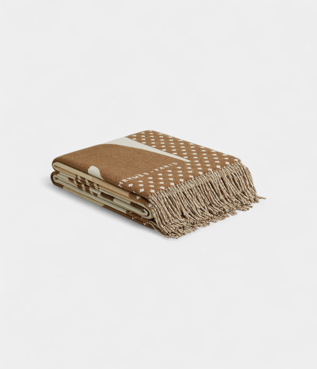 Les Objets du Faubourg Blanket A Tribute to Iconic Design