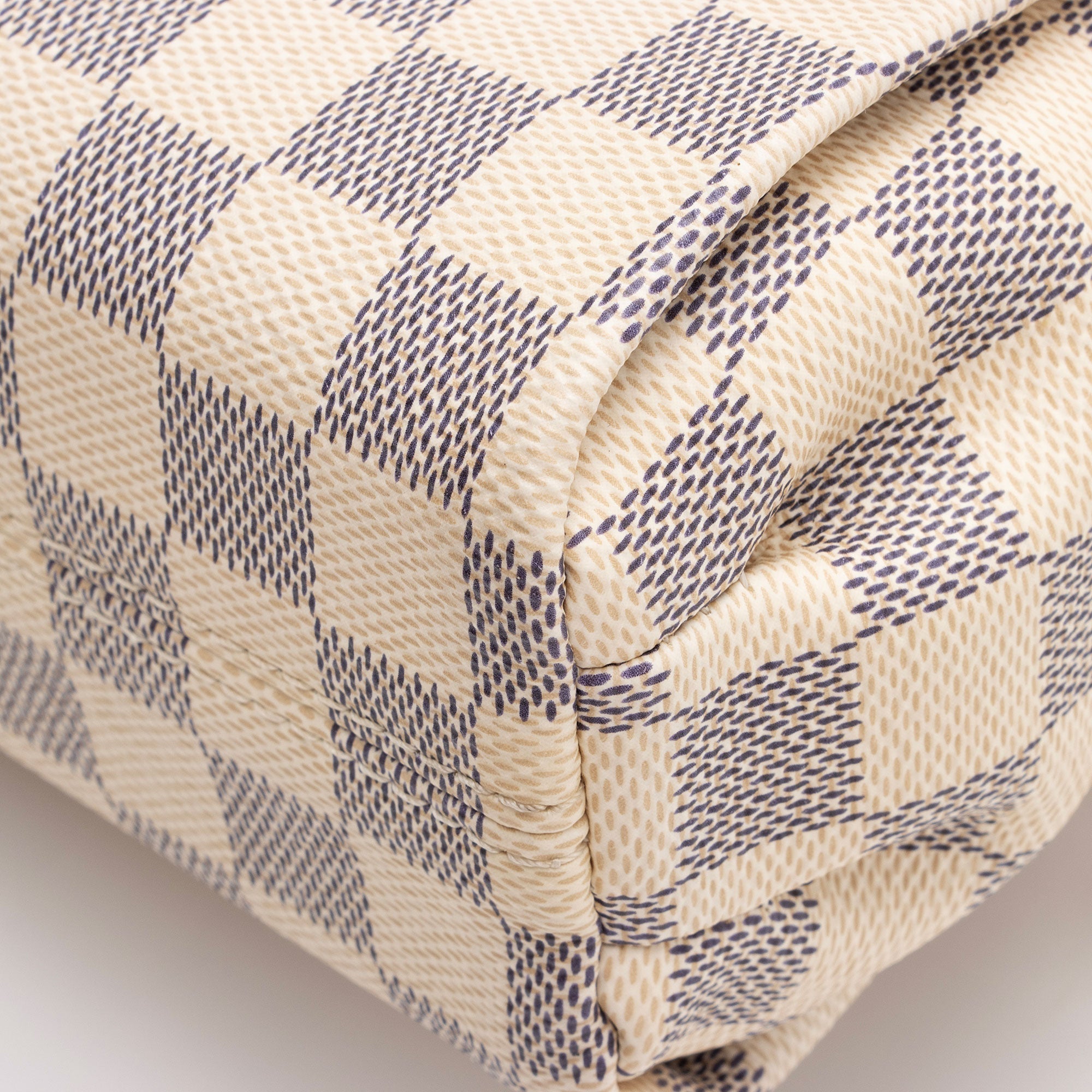 LO-LV bags 9870
