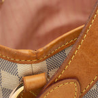 LO-LV bags 8535