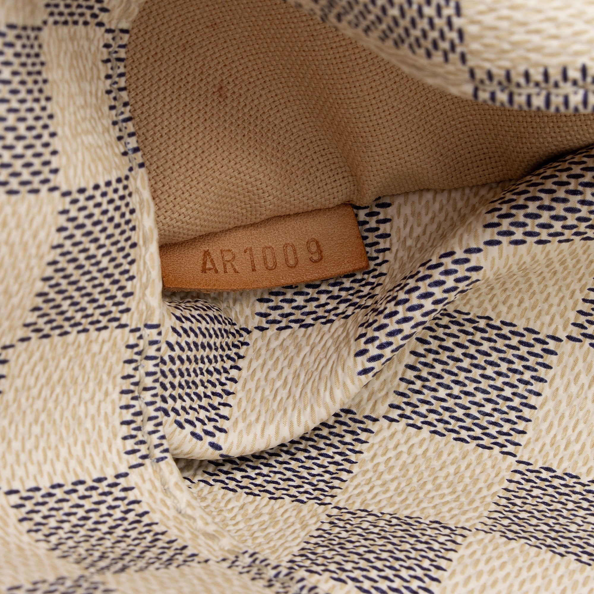 LO-LV bags 8951