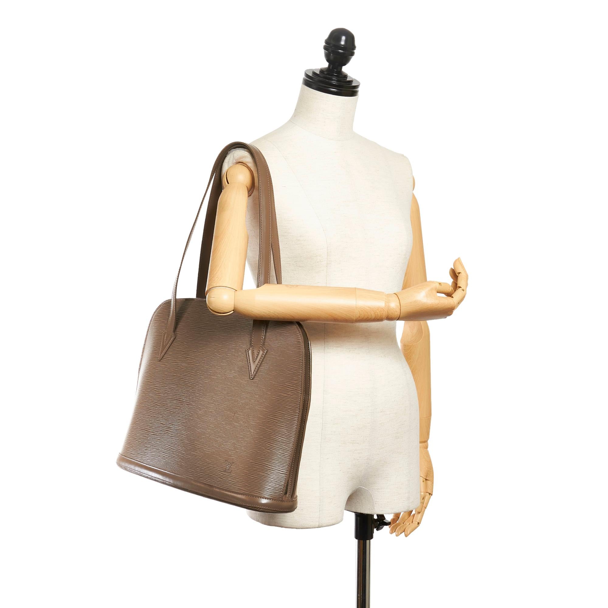 LO-LV bags 8868