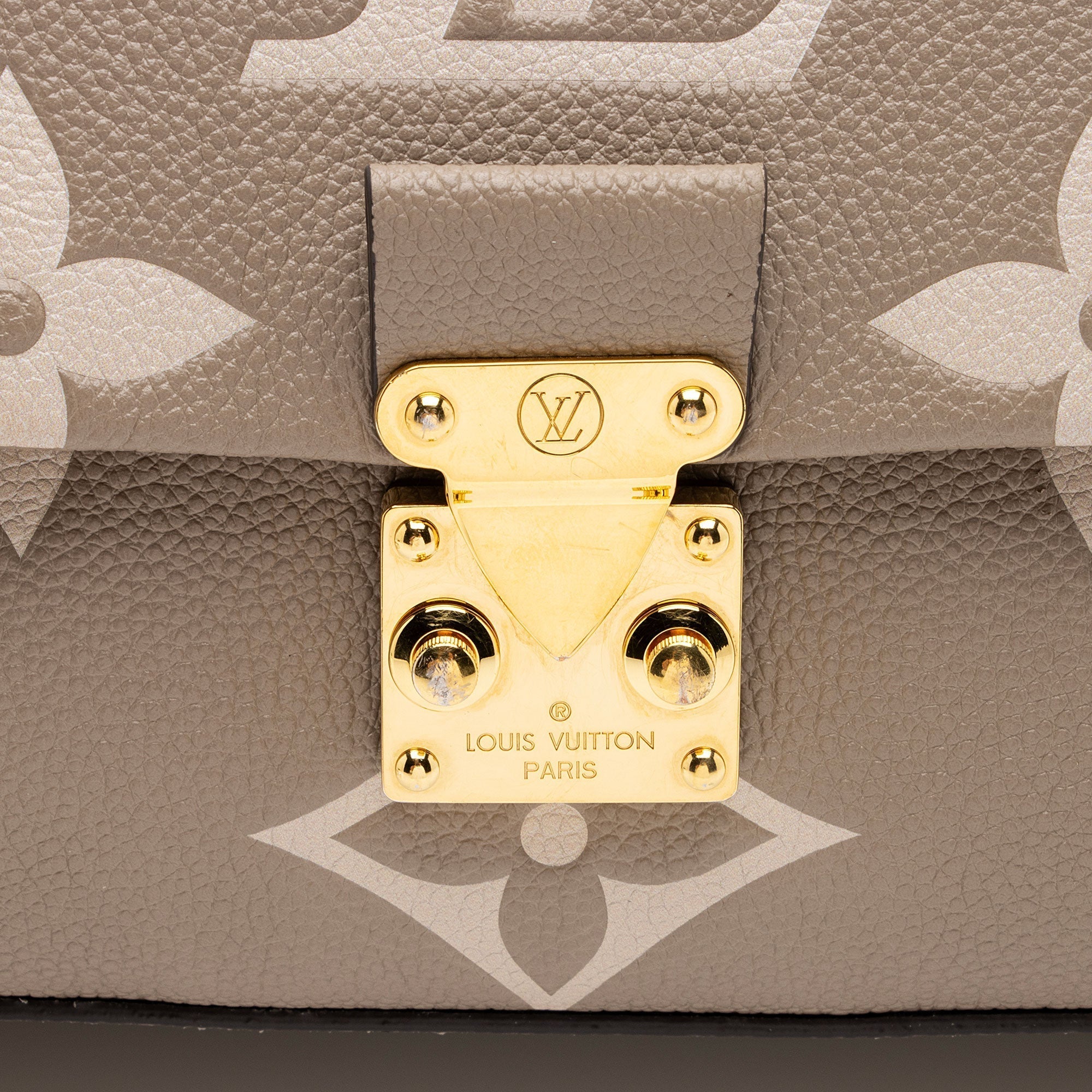 LO-LV bags 8106