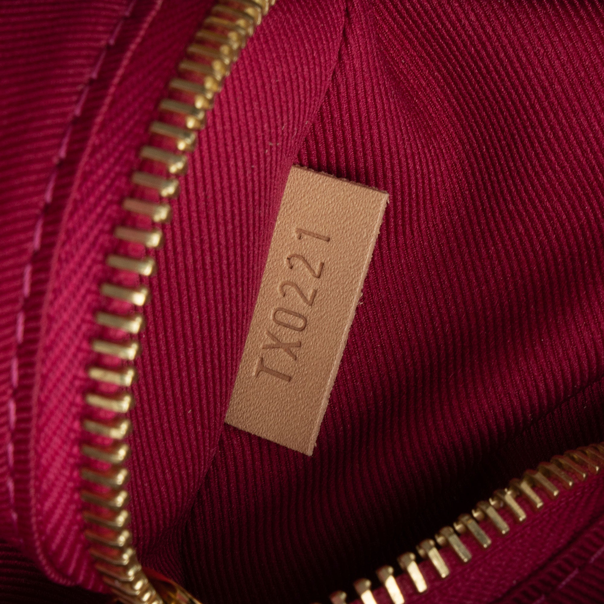 LO-LV bags 9827