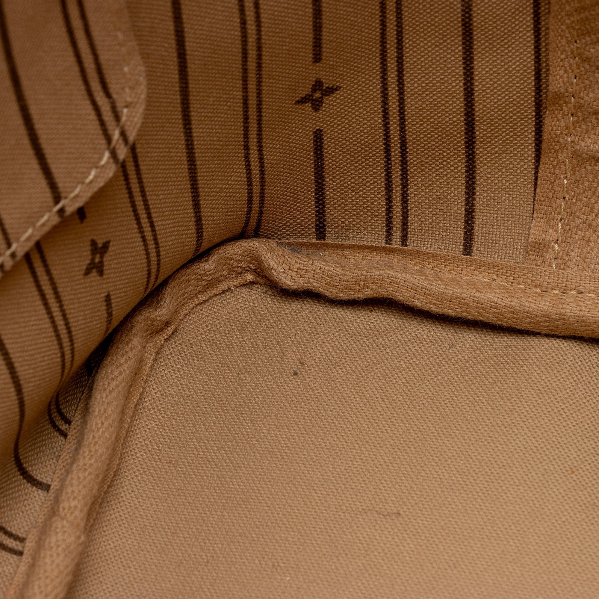 LO-LV bags 8943