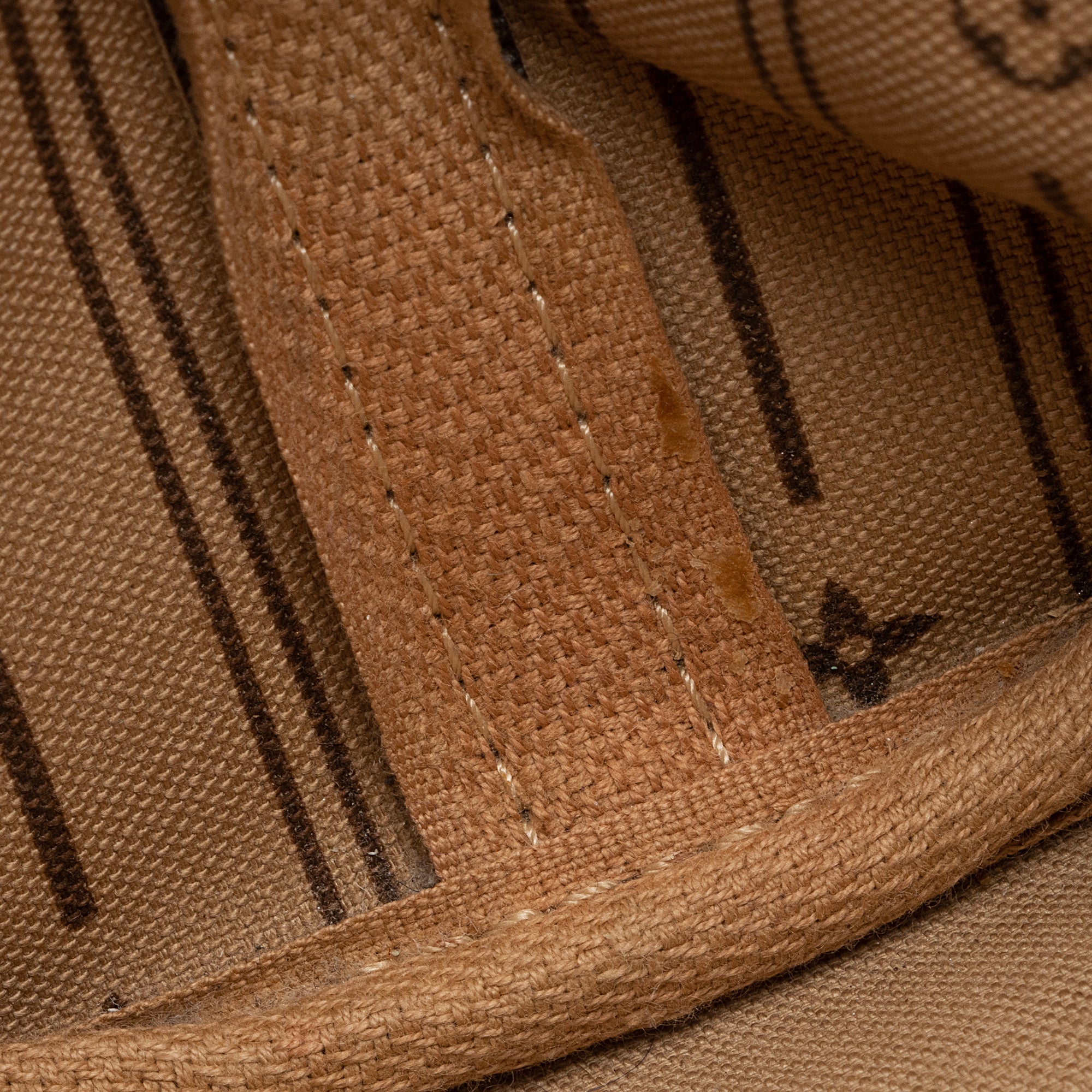 LO-LV bags 9820