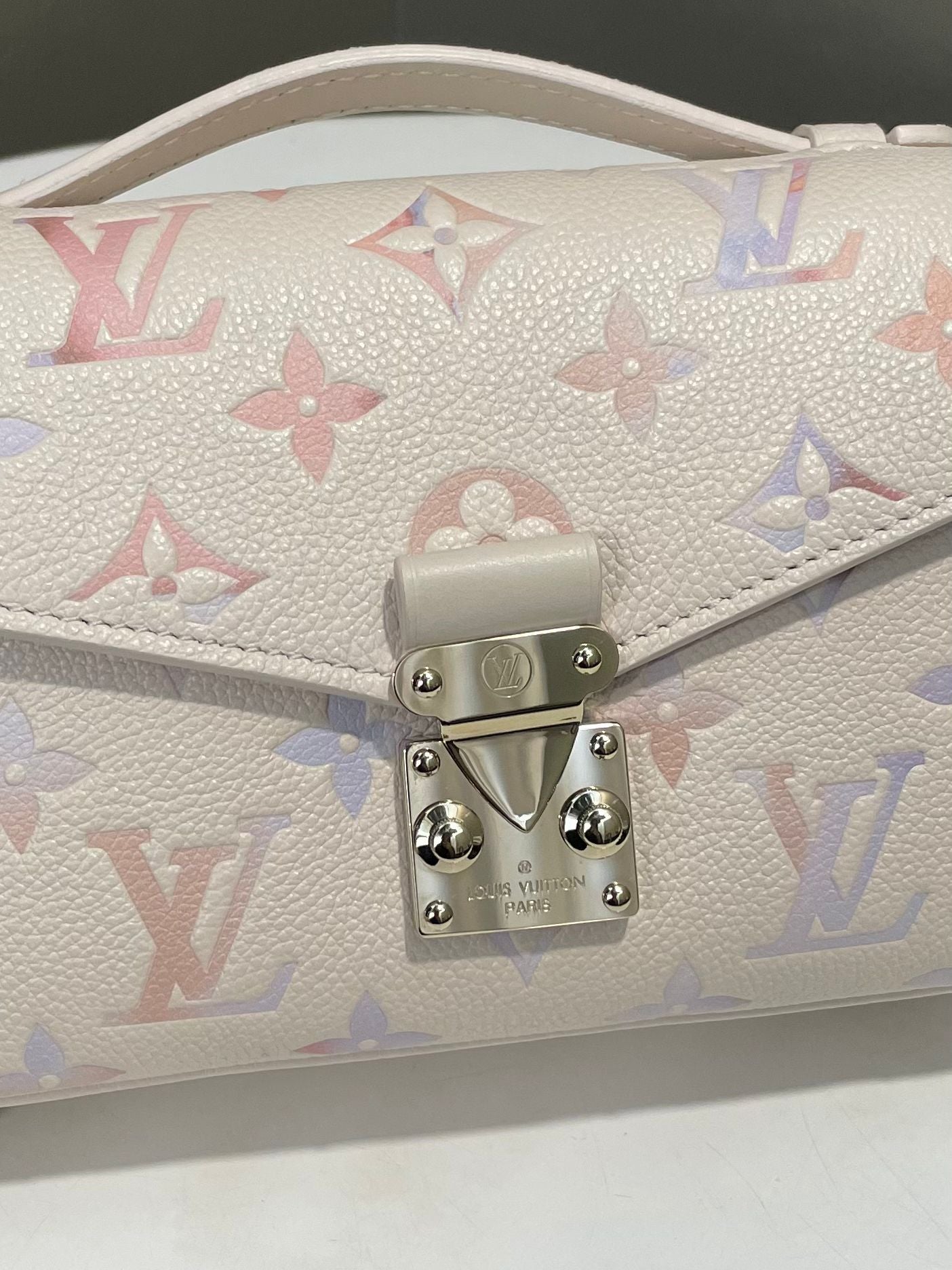 Pochette Metis
