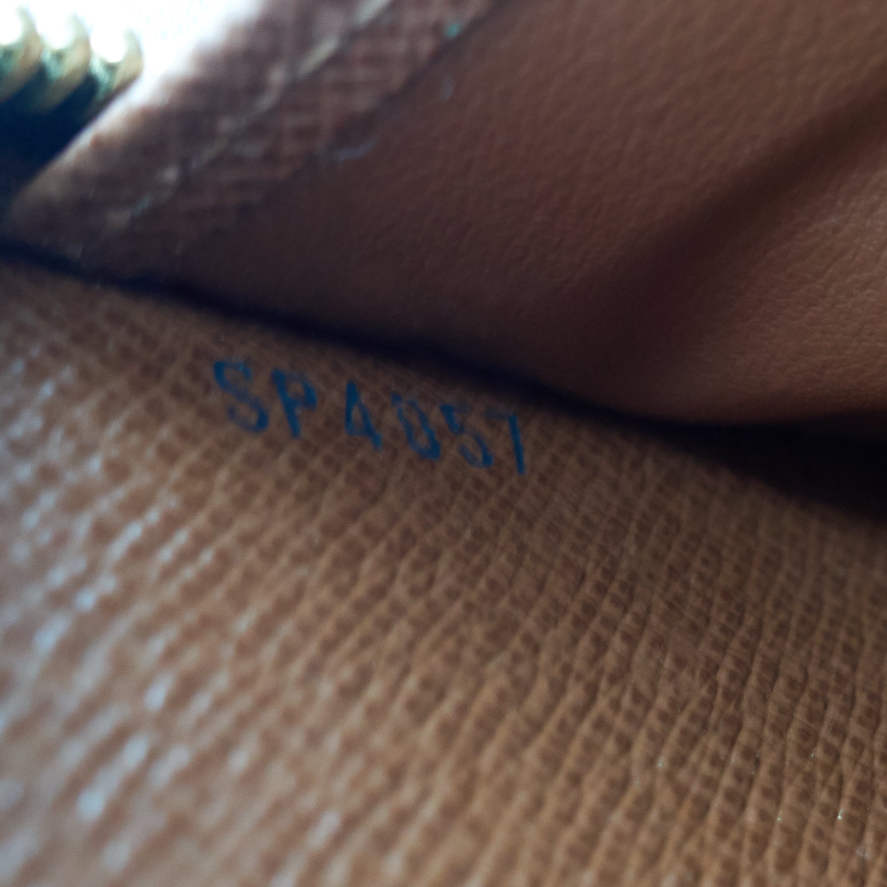 LO-LV bags 7698