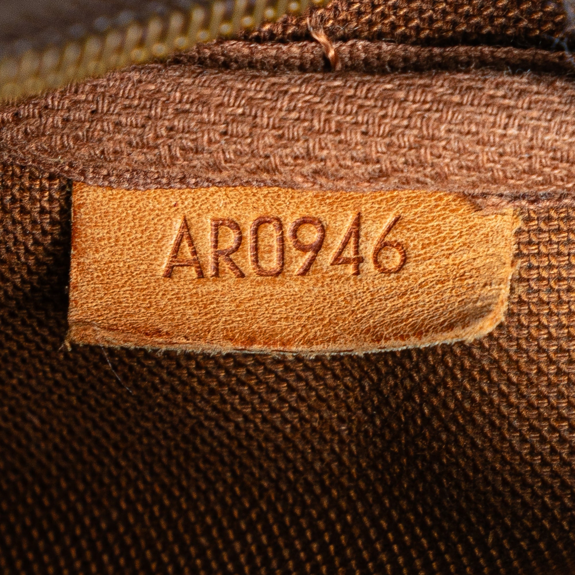 LO-LV bags 4138