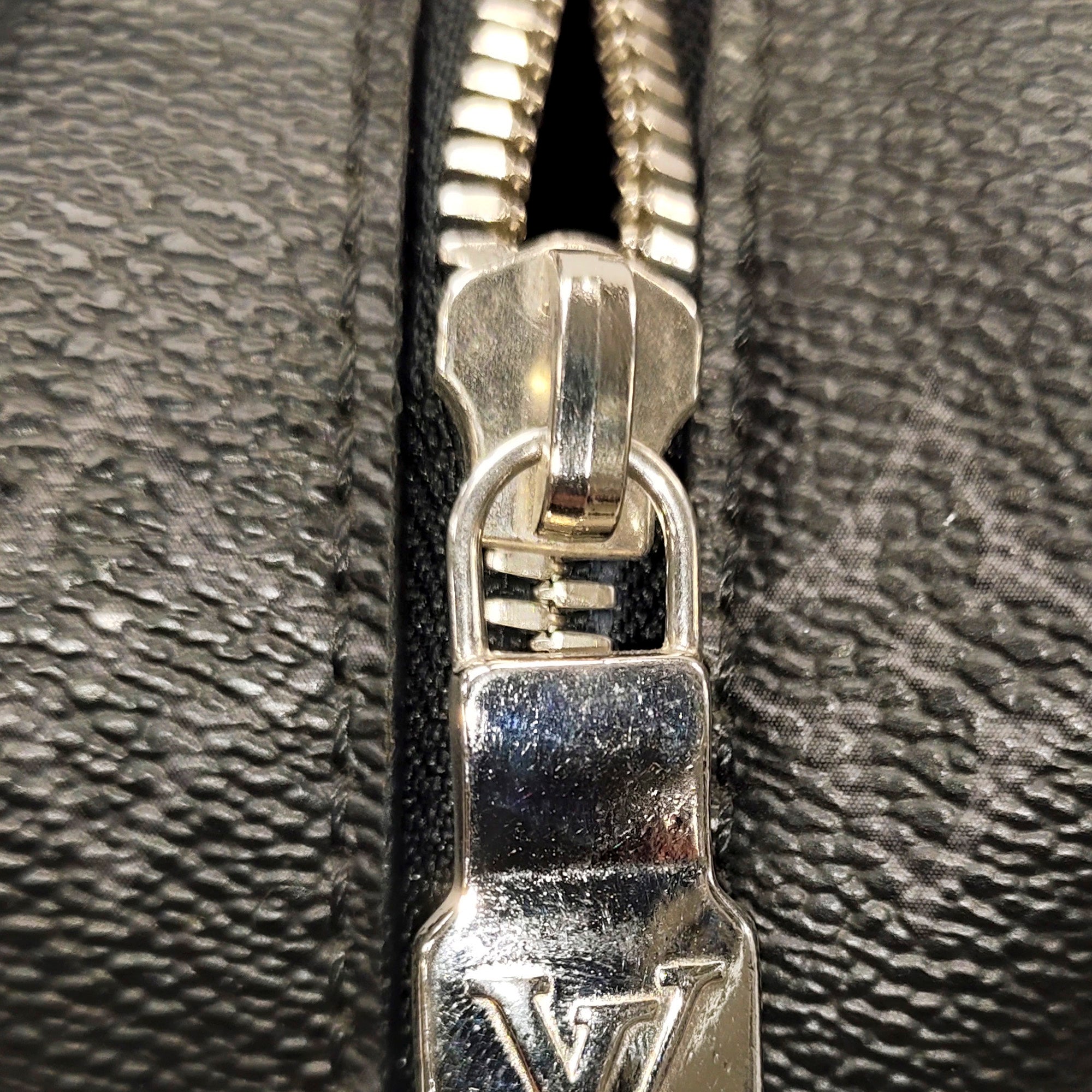 LO-LV bags 2039
