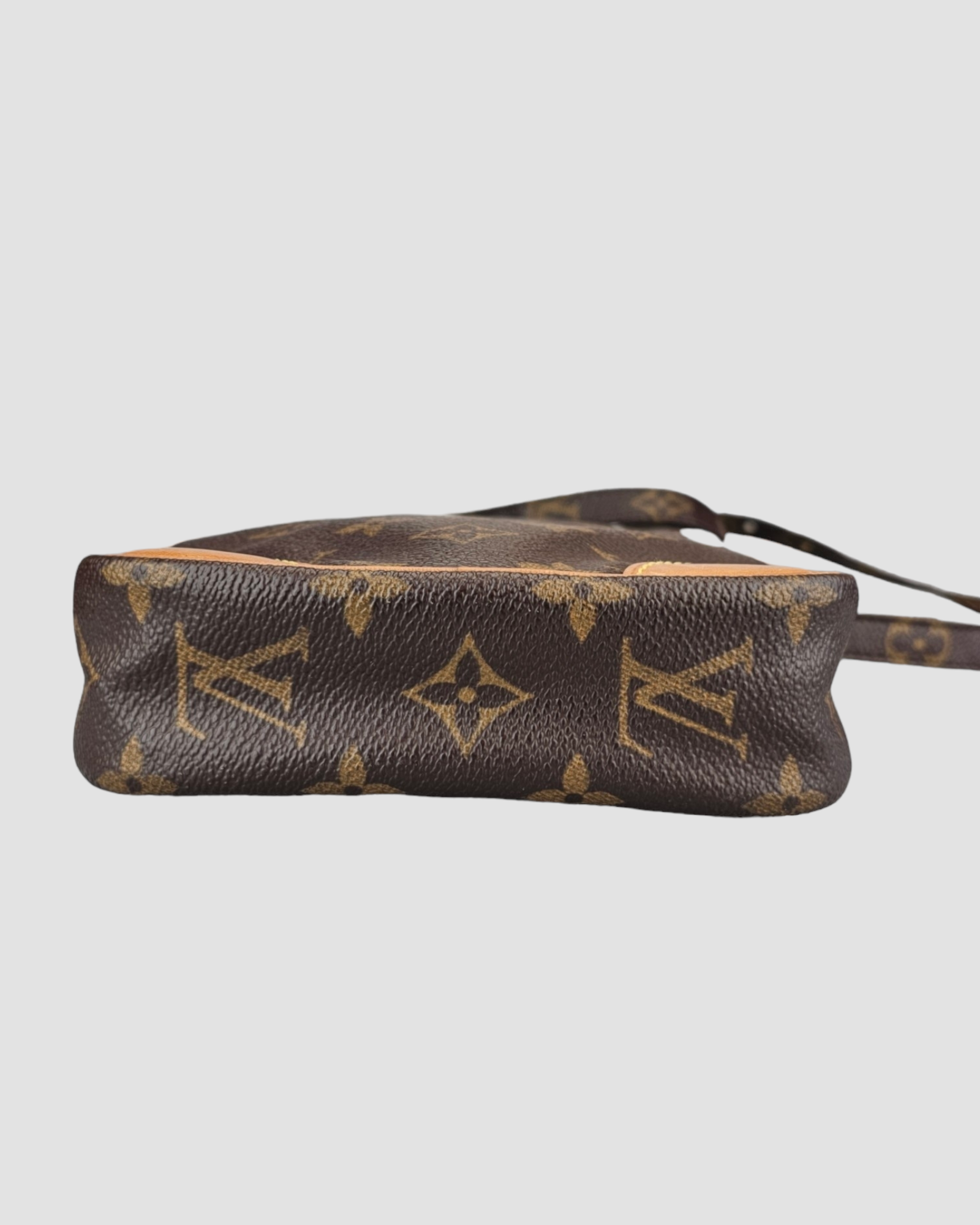 LO-LV bags 8273