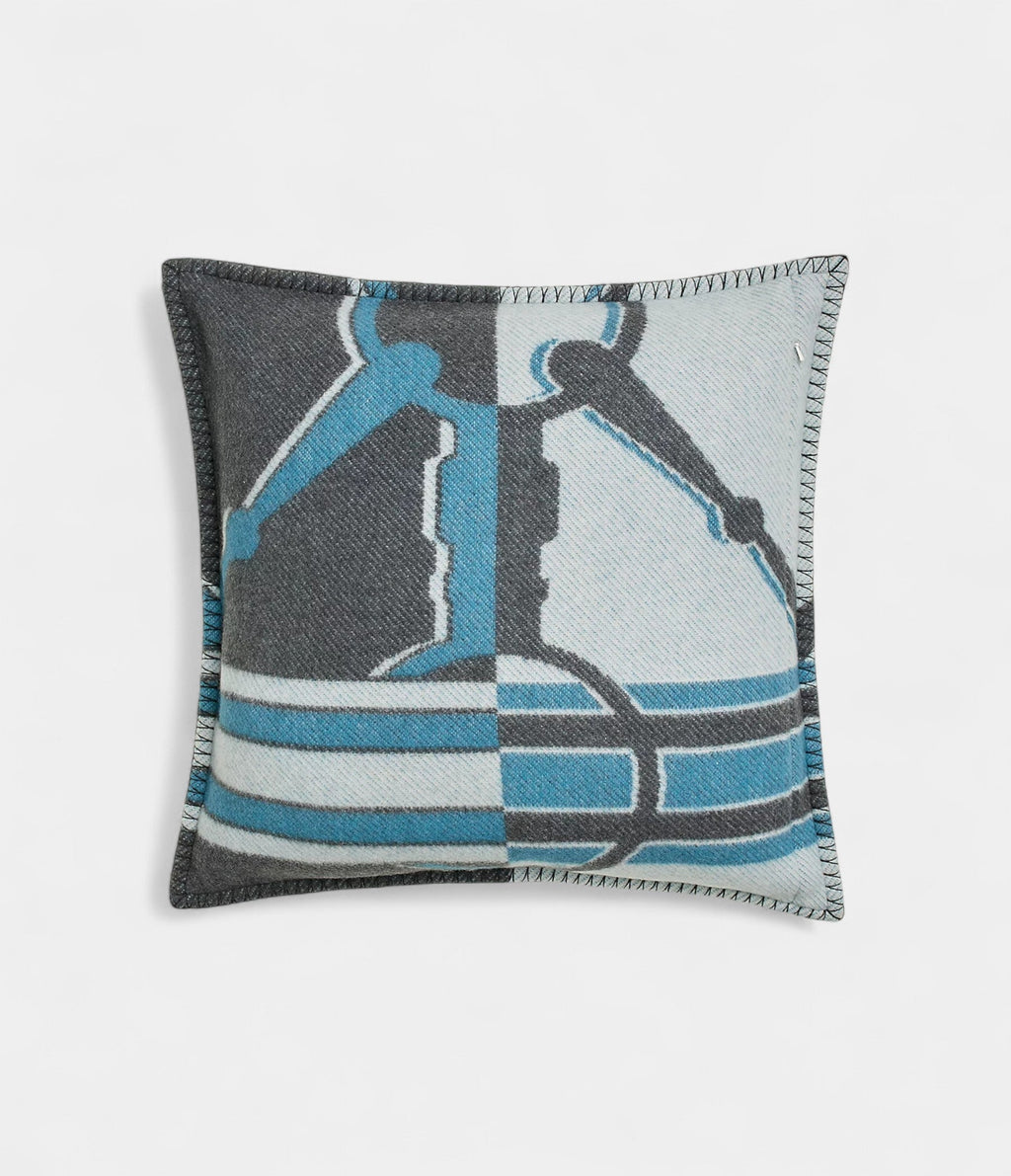 Tatersale Pillow A Luxurious Blend of Comfort and Craftsmanship