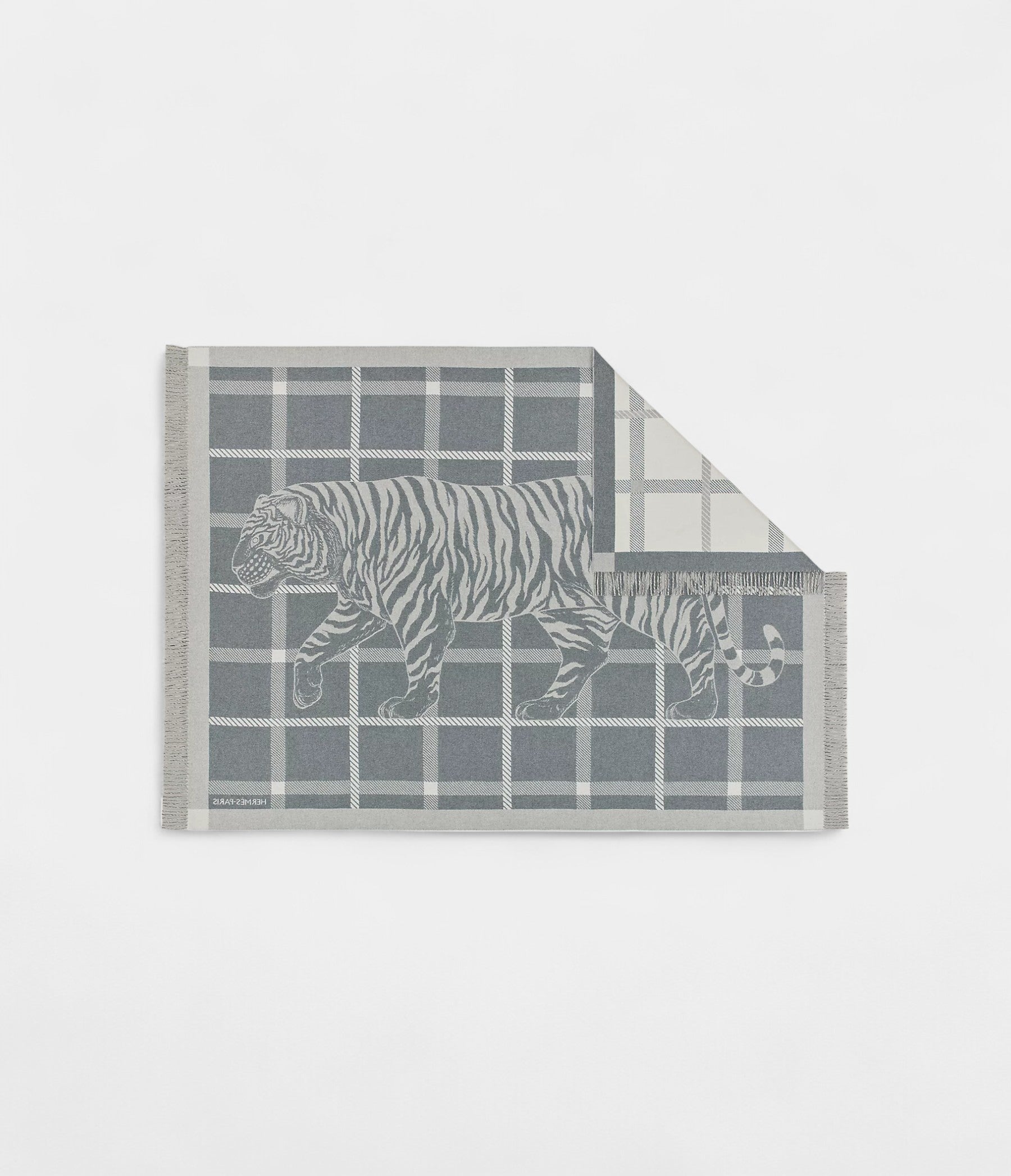 Tigre Altai 2 Blanket A Harmonious Blend of Artistry and Luxury
